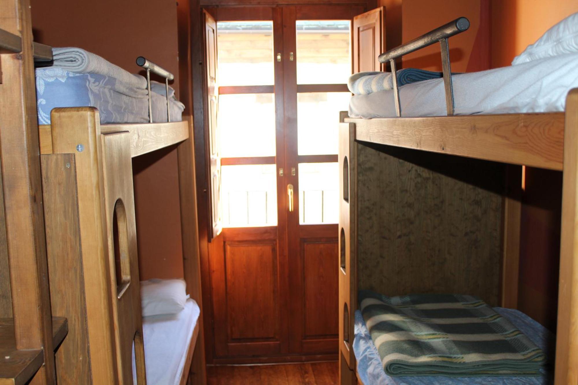 Albergue-Refugio Sargantana Canfranc Phòng bức ảnh