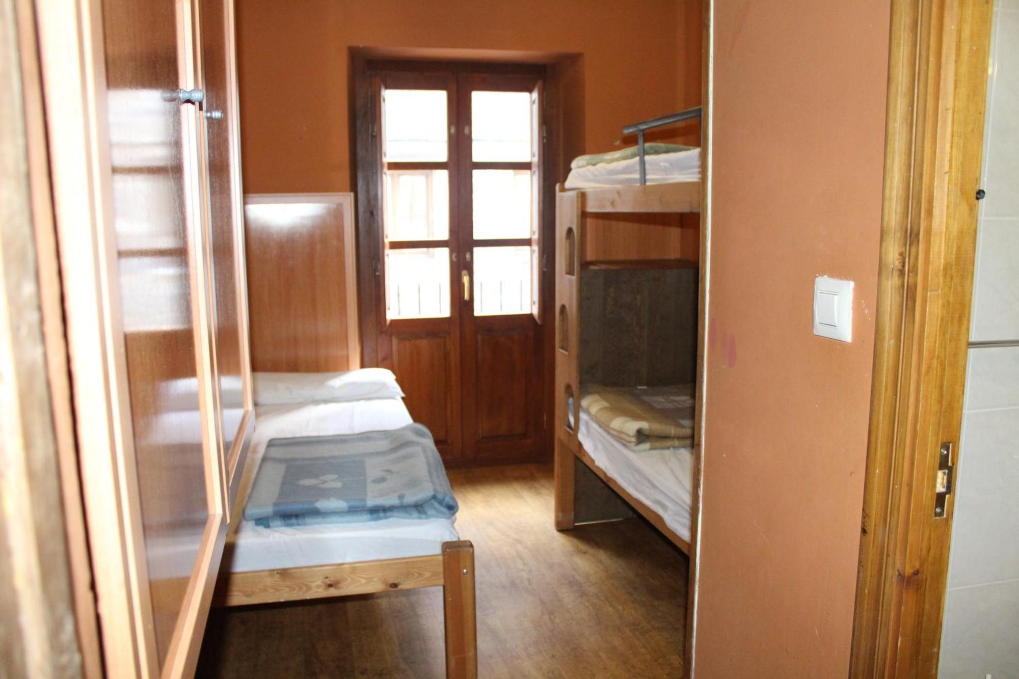 Albergue-Refugio Sargantana Canfranc Phòng bức ảnh