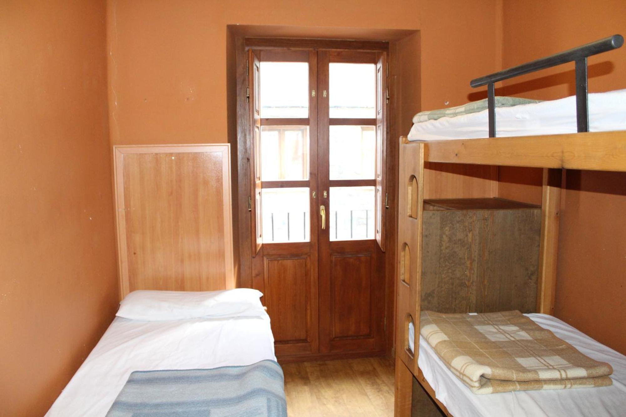 Albergue-Refugio Sargantana Canfranc Phòng bức ảnh