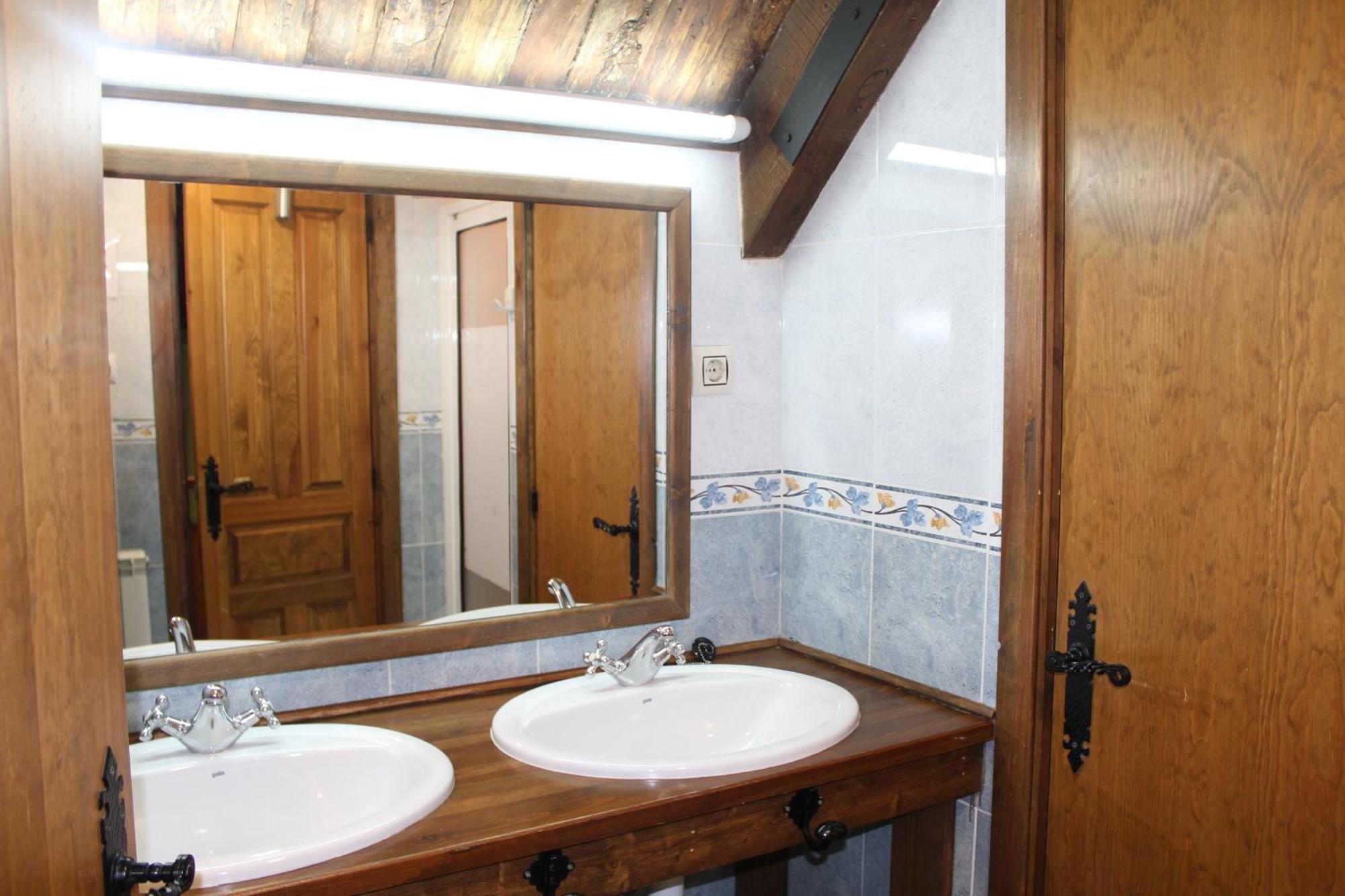 Albergue-Refugio Sargantana Canfranc Phòng bức ảnh